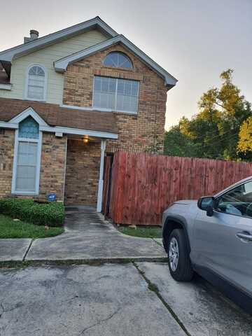 2003 Greenpoint Drive, New Orleans, LA 70114