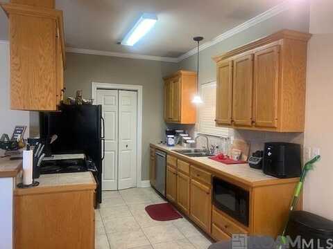 828 Meadow Bend Dr, Baton Rouge, LA 70820