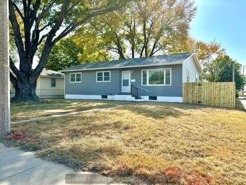 3227 W 18th St, Grand Island, NE 68803