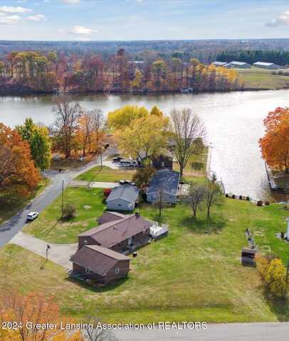 4990 Lakeside Drive, Perrinton, MI 48871