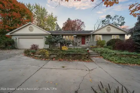 2125 Clearview Avenue, Lansing, MI 48917