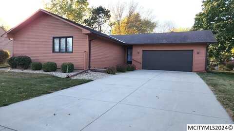 4 Quarry Rd, MASON CITY, IA 50401