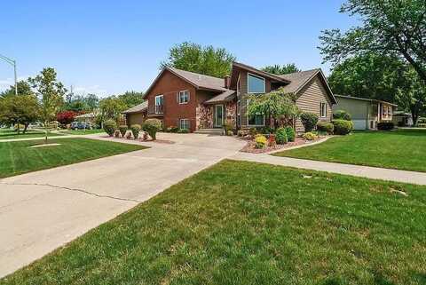 1001 Azalea Drive, Munster, IN 46321