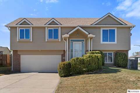 714 Tupelo Lane, Papillion, NE 68133