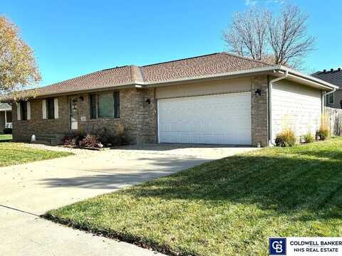 650 S Evergreen Drive S, Seward, NE 68434