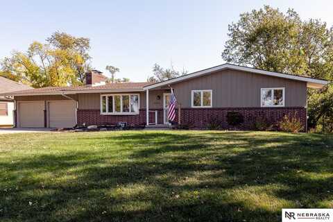 8305 N 47th Street, Omaha, NE 68152