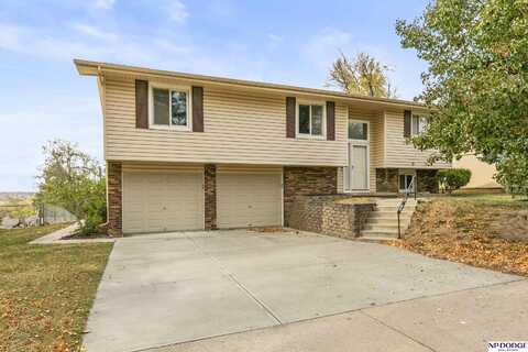 7310 S 49th Avenue, Omaha, NE 68157