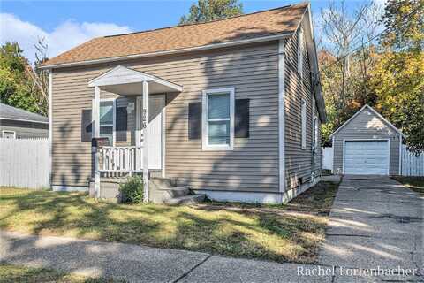 926 Oak Avenue, Muskegon, MI 49441