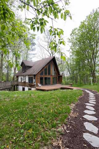 6020 Clark Road, Bath, MI 48808