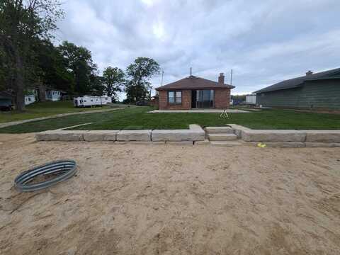 10894 E Shore Drive, Delton, MI 49046