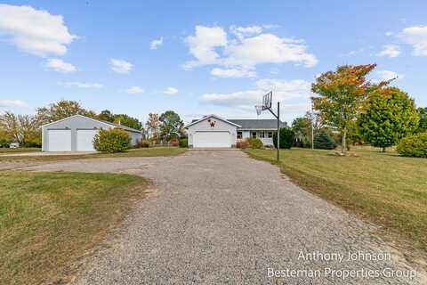 14700 Lincoln Park Drive, Gowen, MI 49326