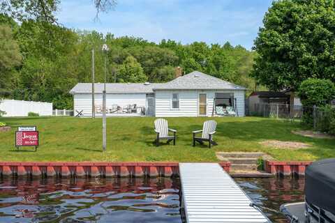 3124 E Shore Drive, Portage, MI 49002