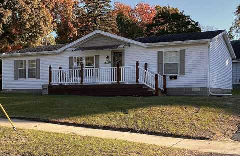 301 W Prairie Ronde Street, Dowagiac, MI 49047