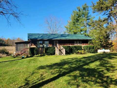 5040 S Tripp Road, Osseo, MI 49266