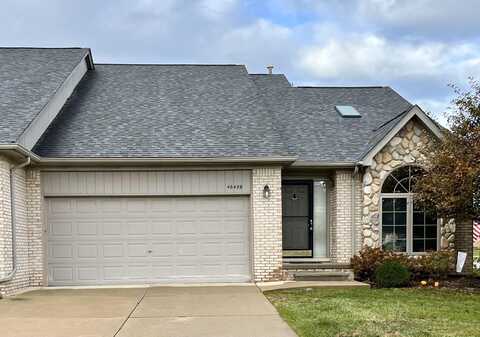 46499 Bentley Circle W, Macomb, MI 48044