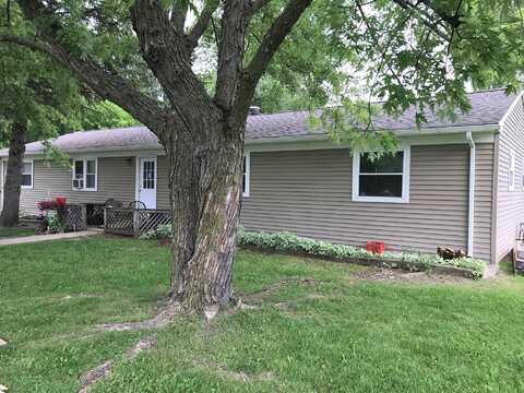 61 Maplecrest, Howell, MI 48843