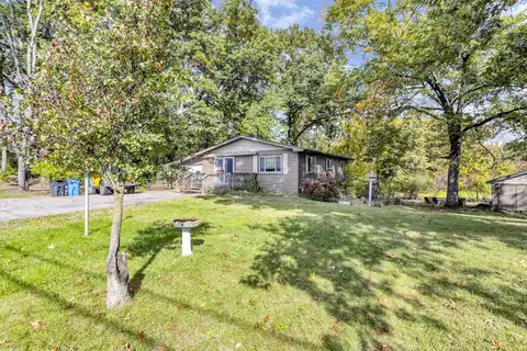 11882 S Lakeside Drive, Jerome, MI 49249