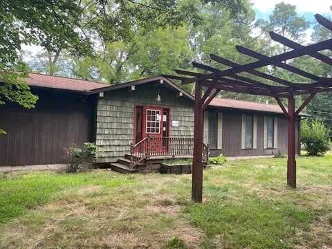 56057 Cowling Road, Three Rivers, MI 49093