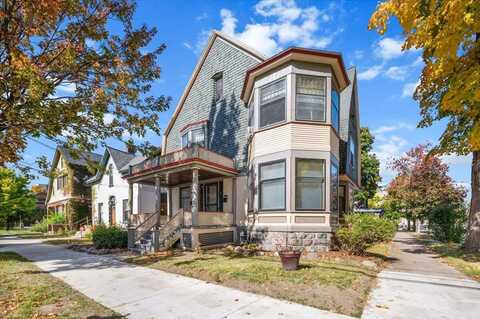 335 Crescent Street NE, Grand Rapids, MI 49503