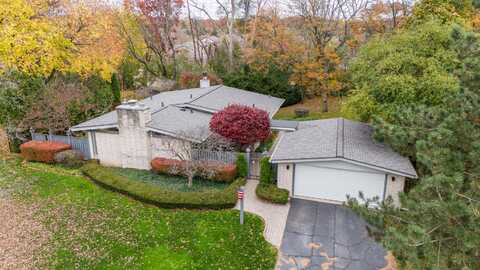 2643 Warwick Drive, Bloomfield Hills, MI 48304