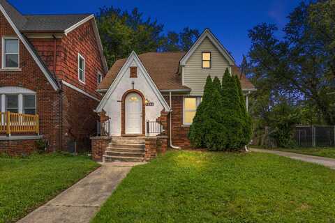 9338 Ward Street, Detroit, MI 48228