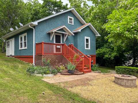 1025 Woodland Avenue, West Plains, MO 65775