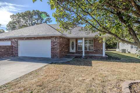 1325 Deadra Drive, Lebanon, MO 65536