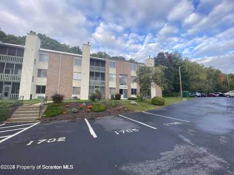 1702 Summit Pointe, Scranton, PA 18508