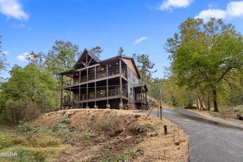 985 King Branch Road, Sevierville, TN 37876