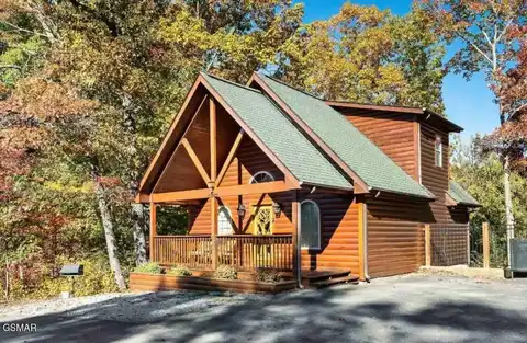 801 Crystal Branch Way, Gatlinburg, TN 37738