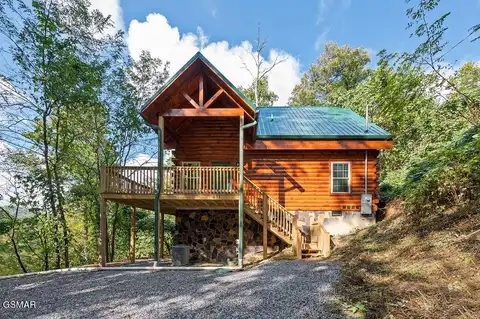 833 Park Drive, Gatlinburg, TN 37738