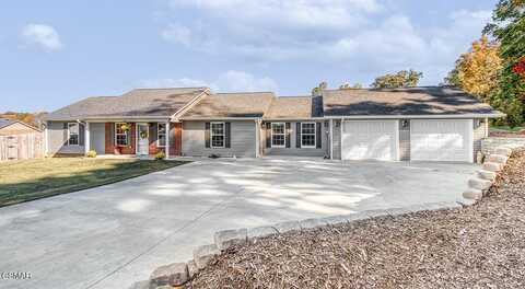 802 Quiet Oaks Way, Dandridge, TN 37725