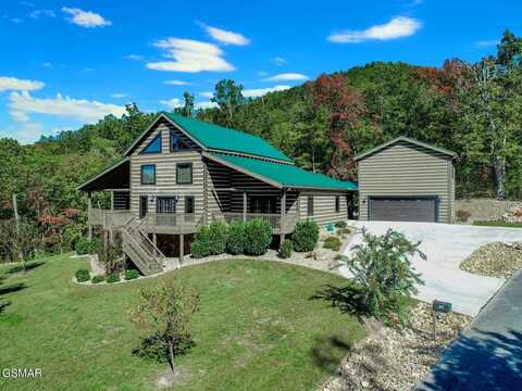 961 Tomahawk Dr, Cosby, TN 37722