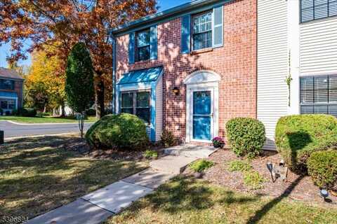 9 Kirby Ln, Franklin, NJ 08823