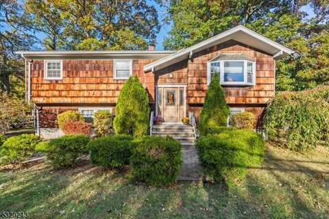 31 Greenbrook Dr, West Milford, NJ 07480