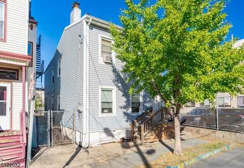 23 Olive St, Paterson, NJ 07501