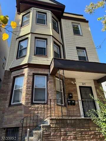 317 S 11th St, Newark, NJ 07103