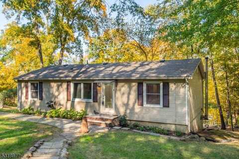 36 Darmstatter Rd, Ringwood, NJ 07456