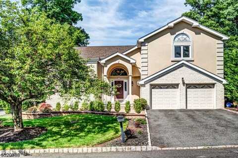 9 Hickory Ln, Warren, NJ 07059