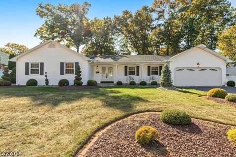 4 Hunter Ct, East Brunswick, NJ 08816