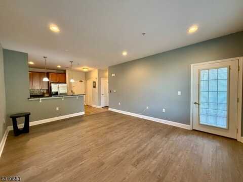 6105 Brookhaven Ct, Riverdale, NJ 07457