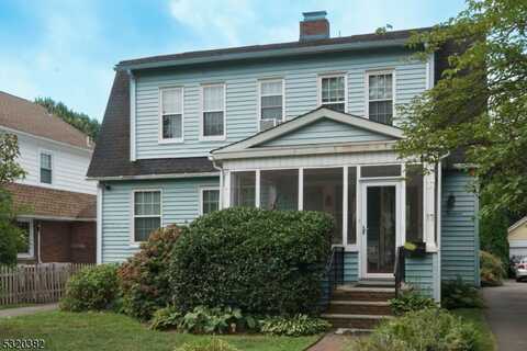 17 Gardiner Pl, Montclair, NJ 07042