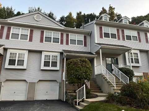 15 Primrose Ln, Mount Arlington, NJ 07856