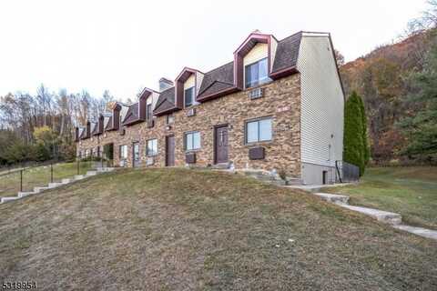 9 Great Gorge Ter, Vernon, NJ 07462