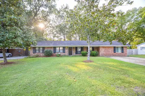 709 Cypress Rd, Starkville, MS 39759