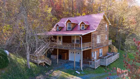 1674 Snake Run Rd, Alderson, WV 24910