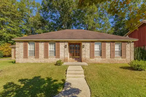 3303 Brookwood Dr., Hattiesburg, MS 39401