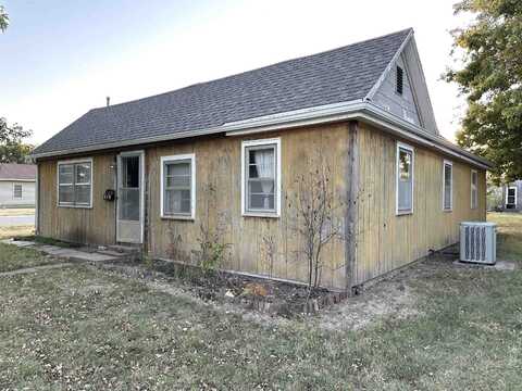 510 S Madison, Plainville, KS 67663