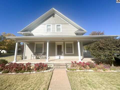 902 E 6th St, Pratt, KS 67124