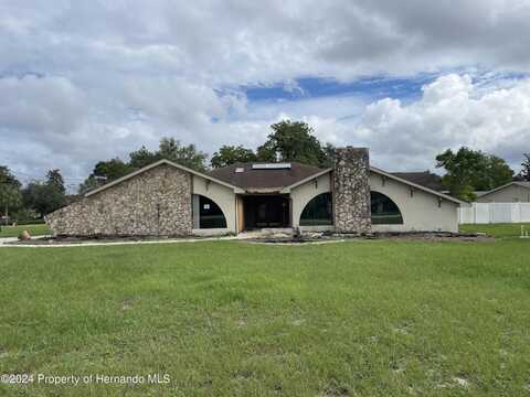 5404 Glover Drive, Weeki Wachee, FL 34607